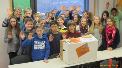 Klasse 6G3 der Ursulinenschule in Fritzlar sammelt für Stifte stiften