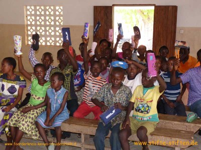 Gebrauchte Stifte spenden für Aidswaisen in Mpektoni in Kenia