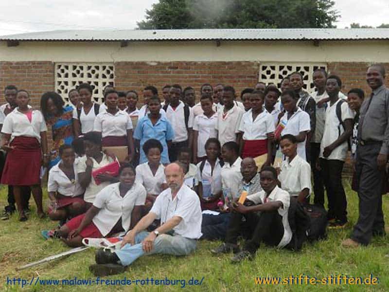 Herr Keppel in der Tawuka-Schule in Malawi