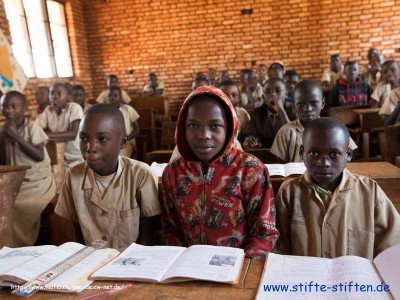 Stifte für Kinder in Burundi Afrika