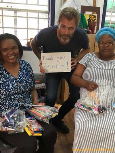 Gespendete Stifte für Kinder in Südafrika